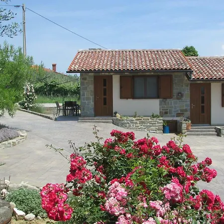 House Ida Tatil Evi Marezige